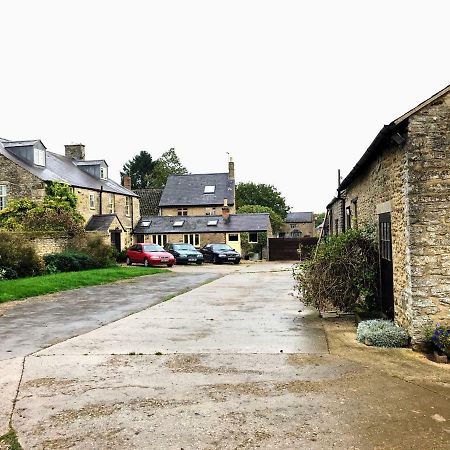 Troy'S Barn Apartment แบร็คลีย์ ภายนอก รูปภาพ
