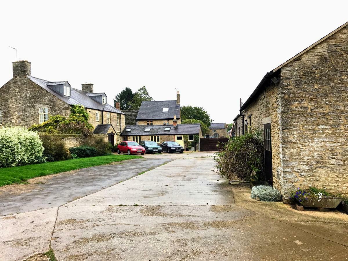 Troy'S Barn Apartment แบร็คลีย์ ภายนอก รูปภาพ